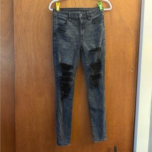 American Eagle Distressed Skinny Jeans Women’s Size 6